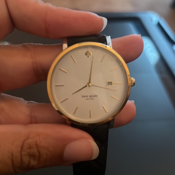 Needs battery - Kate Spade leather strap watch - Picture 1 of 3
